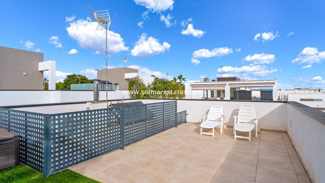 3 sypialnia Willa na sprzedaż w Ciudad Quesada z basenem - 425 000 € (Ref: 9674735)