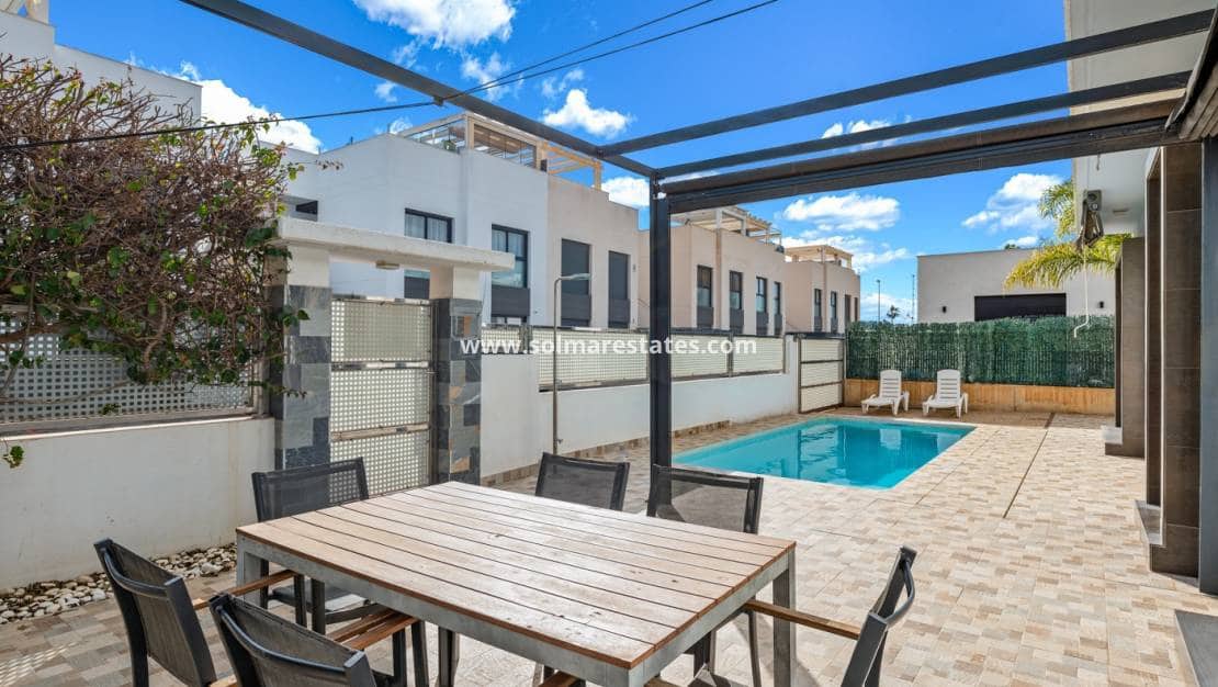 3 sypialnia Willa na sprzedaż w Ciudad Quesada z basenem - 425 000 € (Ref: 9674735)