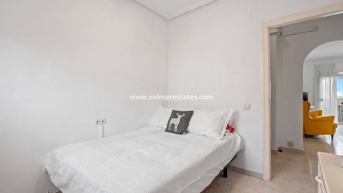 2 bedroom Apartment for sale in Pueblo Bravo with pool - € 155,000 (Ref: 9674736)