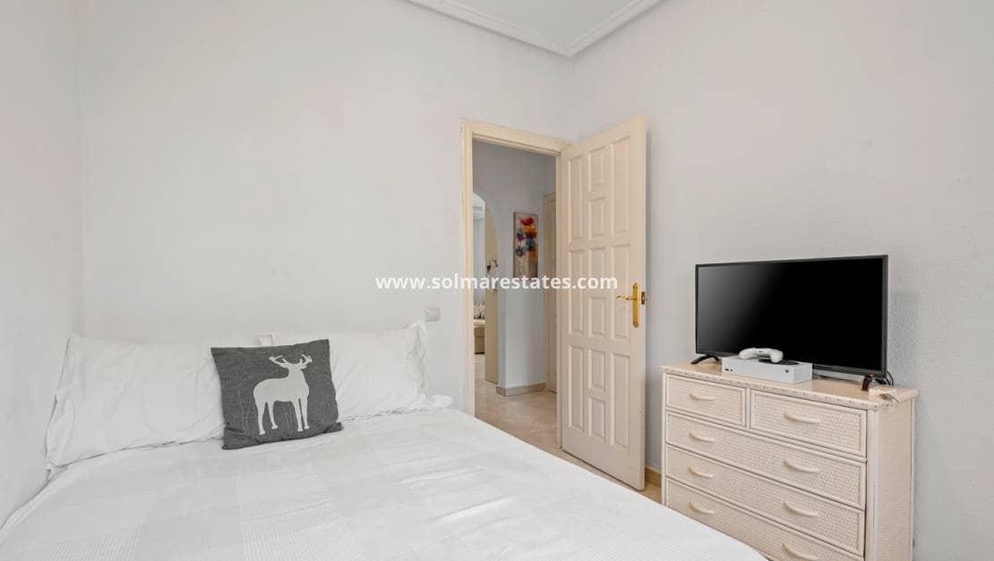 2 bedroom Apartment for sale in Pueblo Bravo with pool - € 155,000 (Ref: 9674736)