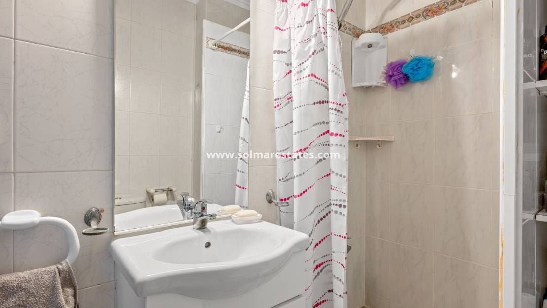 2 bedroom Apartment for sale in Pueblo Bravo with pool - € 155,000 (Ref: 9674736)