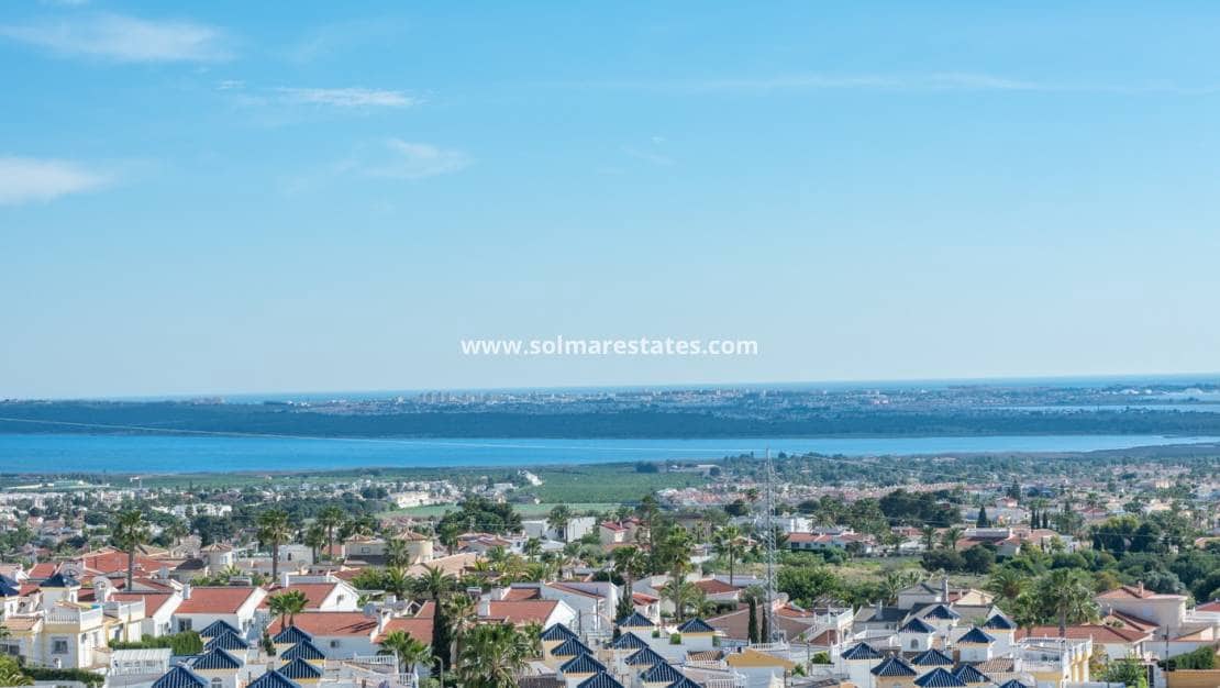 2 bedroom Apartment for sale in Pueblo Bravo with pool - € 155,000 (Ref: 9674736)