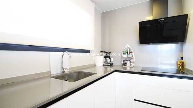 2 soverom Leilighet til salgs i Los Altos med svømmebasseng - € 269 950 (Ref: 9678167)