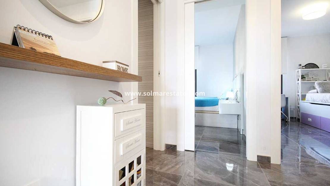 2 soverom Leilighet til salgs i Los Altos med svømmebasseng - € 269 950 (Ref: 9678167)