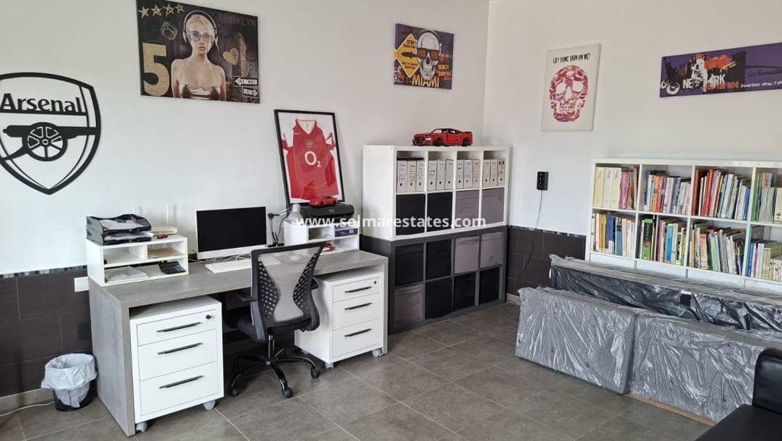 5 soveværelse Villa til salg i Catral med swimmingpool - € 449.995 (Ref: 9685688)