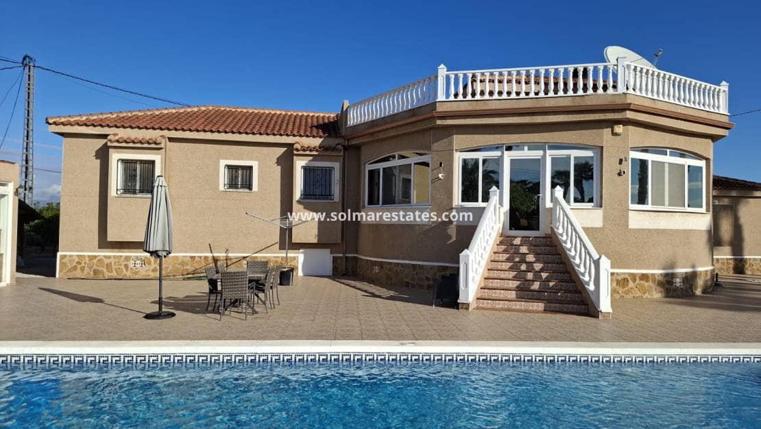 5 soveværelse Villa til salg i Catral med swimmingpool - € 449.995 (Ref: 9685688)