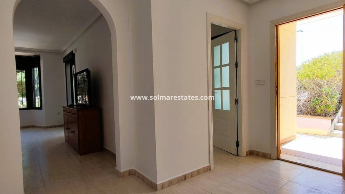 2 slaapkamer Appartement te koop in Campoamor met zwembad - € 169.000 (Ref: 9687327)