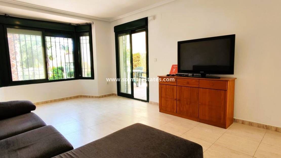 2 slaapkamer Appartement te koop in Campoamor met zwembad - € 169.000 (Ref: 9687327)