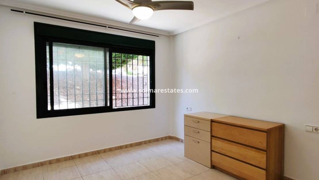 2 slaapkamer Appartement te koop in Campoamor met zwembad - € 169.000 (Ref: 9687327)