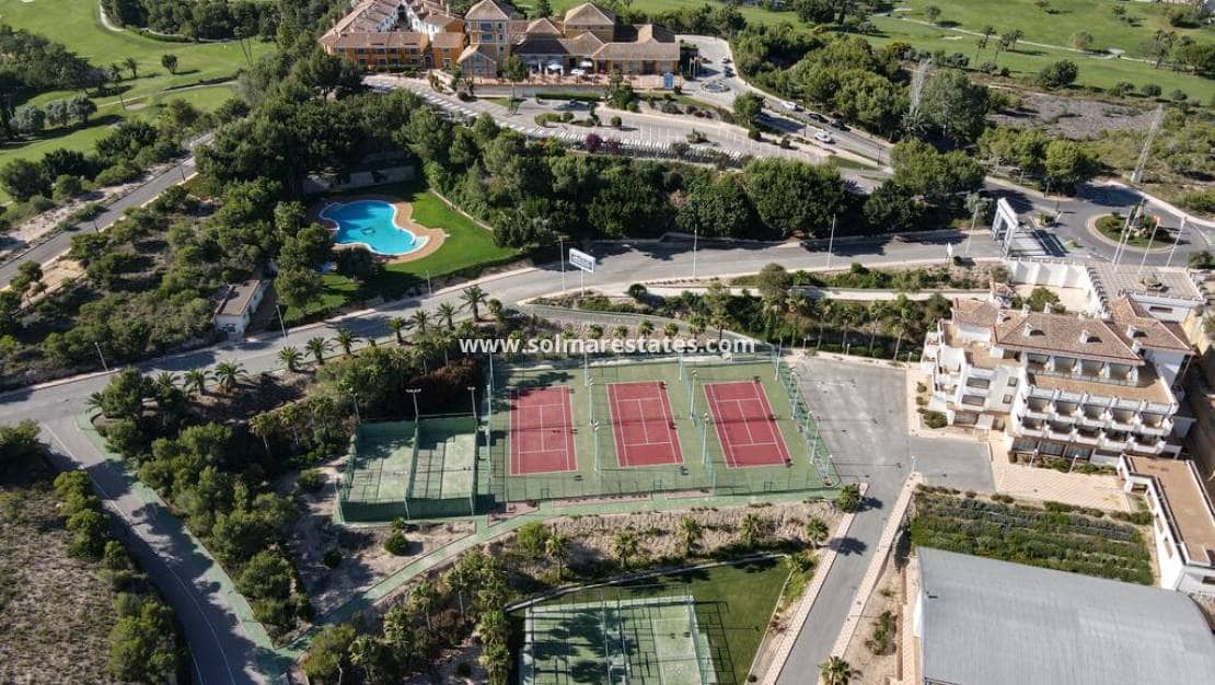 2 slaapkamer Appartement te koop in Campoamor met zwembad - € 169.000 (Ref: 9687327)