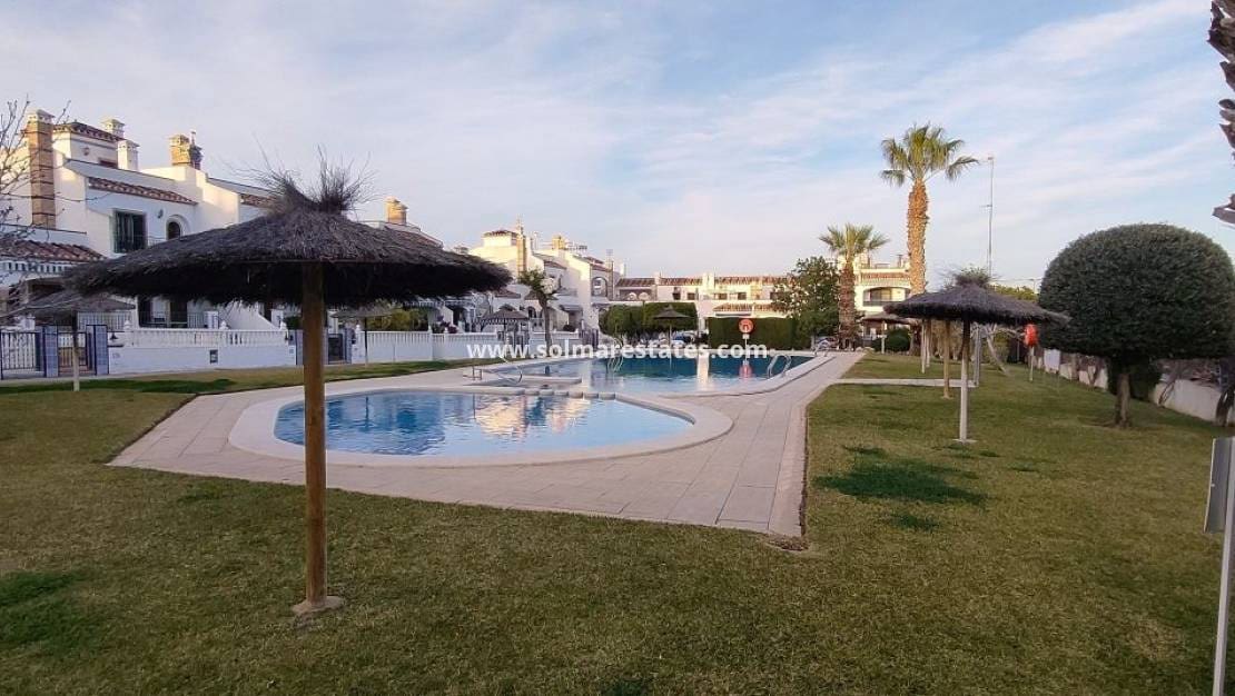 2 bedroom Apartment for sale in Villamartin with pool - € 169,900 (Ref: 9687328)