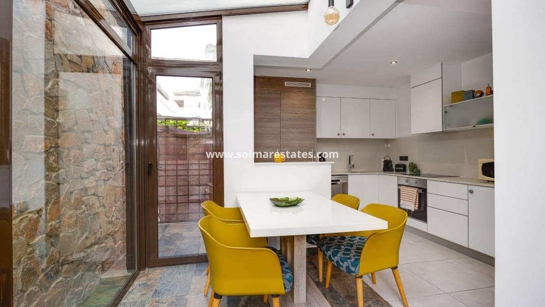 2 Zimmer Haus zu verkaufen in Cabo Roig mit Pool - 349.000 € (Ref: 9687329)