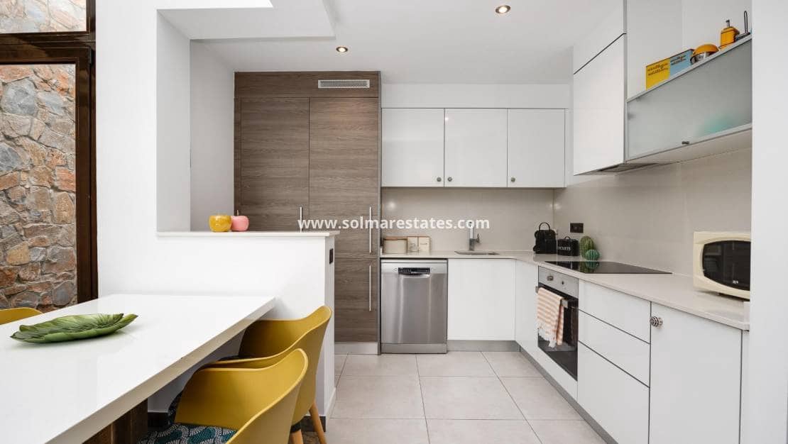 2 Zimmer Haus zu verkaufen in Cabo Roig mit Pool - 349.000 € (Ref: 9687329)