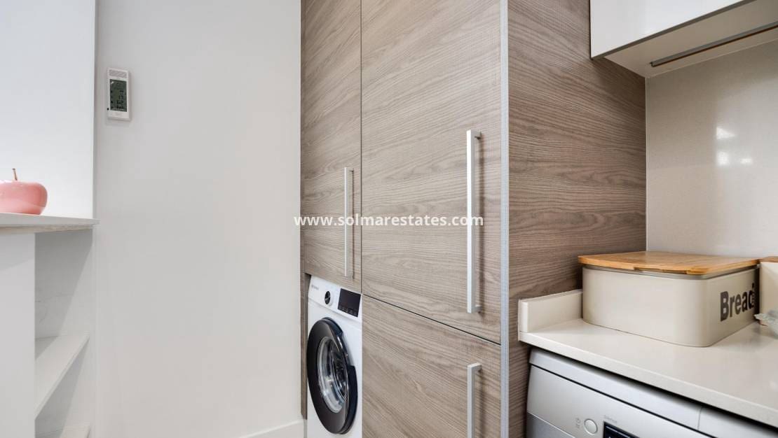 2 Zimmer Haus zu verkaufen in Cabo Roig mit Pool - 349.000 € (Ref: 9687329)