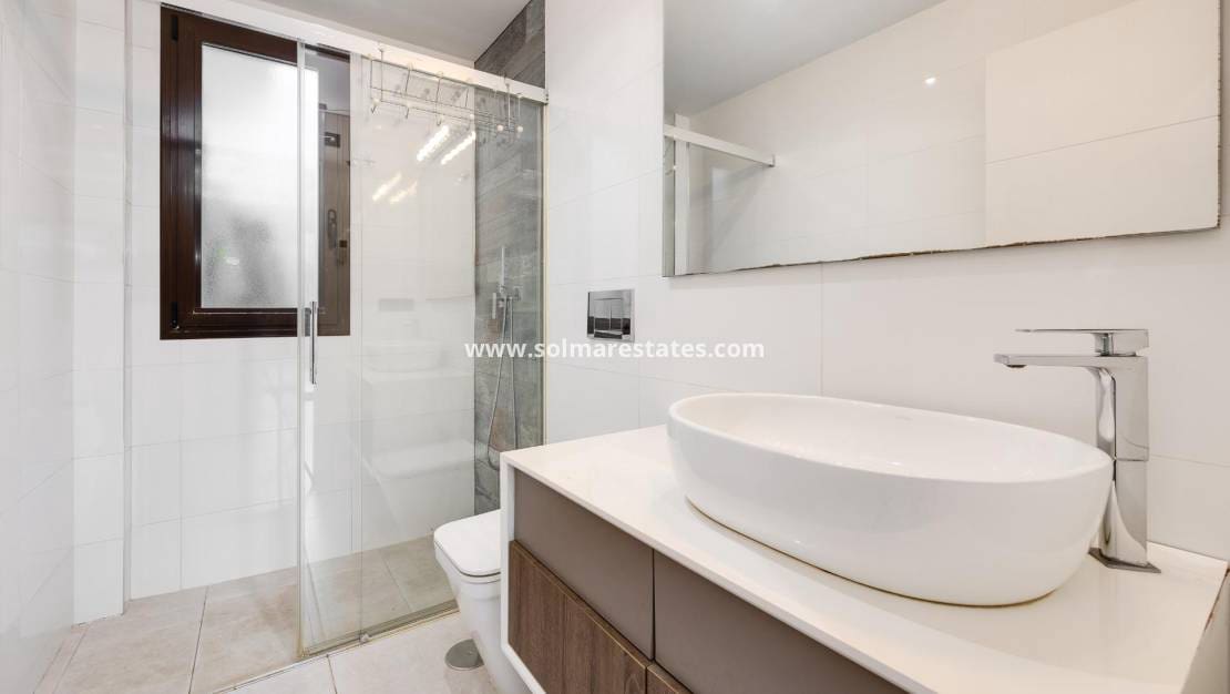 2 Zimmer Haus zu verkaufen in Cabo Roig mit Pool - 349.000 € (Ref: 9687329)