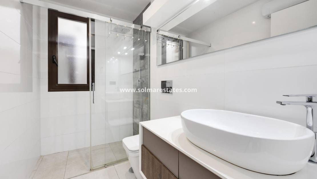 2 Zimmer Haus zu verkaufen in Cabo Roig mit Pool - 349.000 € (Ref: 9687329)