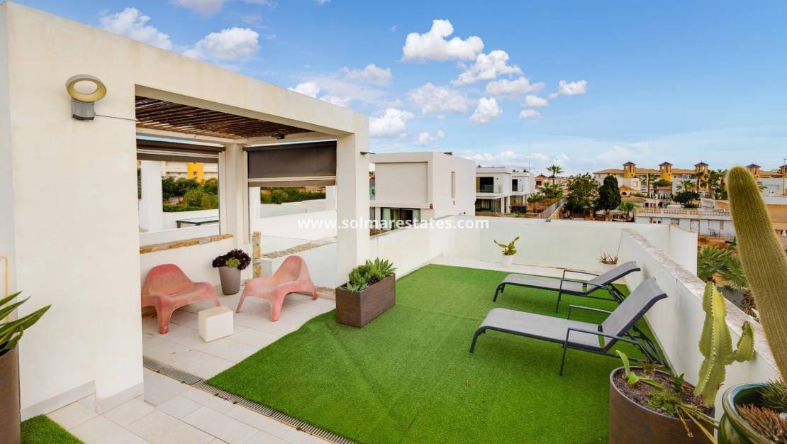 2 Zimmer Haus zu verkaufen in Cabo Roig mit Pool - 349.000 € (Ref: 9687329)