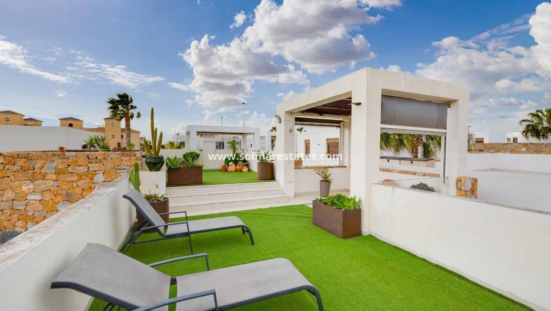 2 Zimmer Haus zu verkaufen in Cabo Roig mit Pool - 349.000 € (Ref: 9687329)