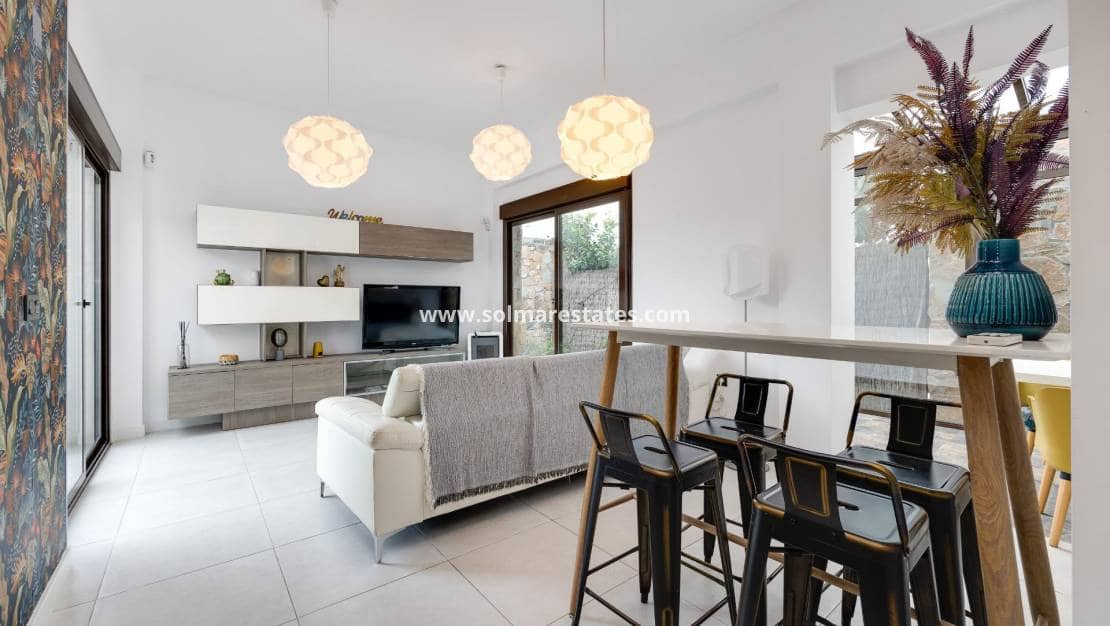 2 Zimmer Haus zu verkaufen in Cabo Roig mit Pool - 349.000 € (Ref: 9687329)