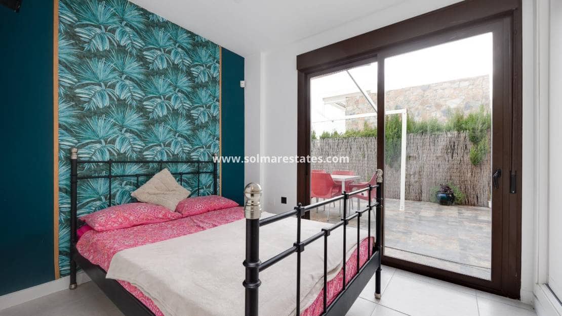 2 Zimmer Haus zu verkaufen in Cabo Roig mit Pool - 349.000 € (Ref: 9687329)