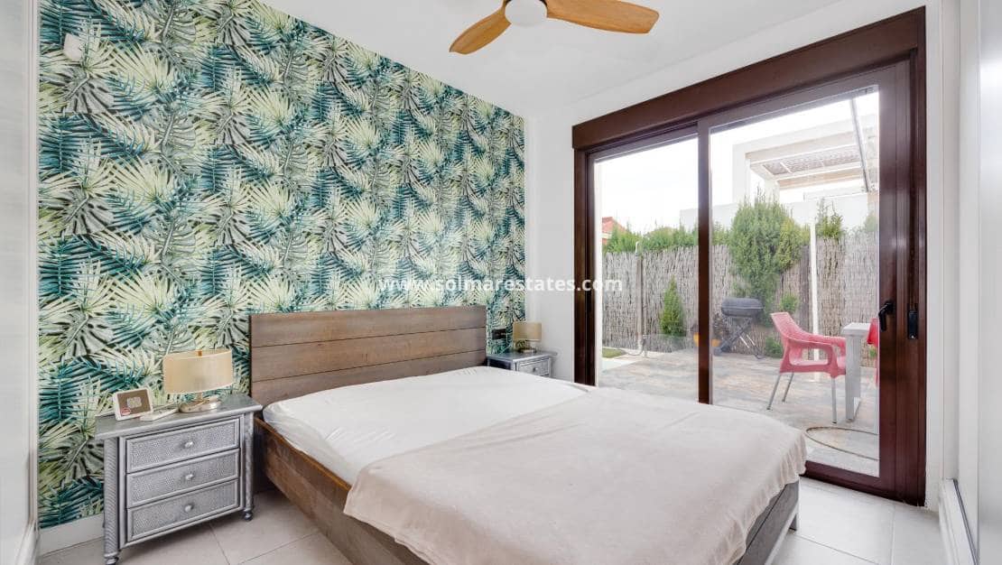 2 Zimmer Haus zu verkaufen in Cabo Roig mit Pool - 349.000 € (Ref: 9687329)