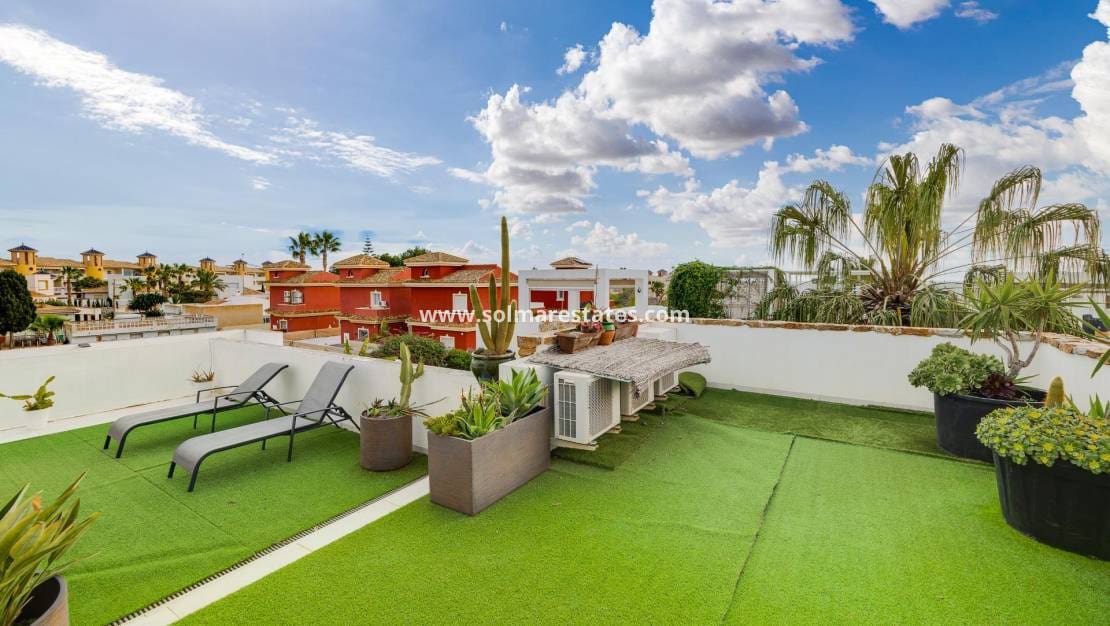 2 Zimmer Haus zu verkaufen in Cabo Roig mit Pool - 349.000 € (Ref: 9687329)