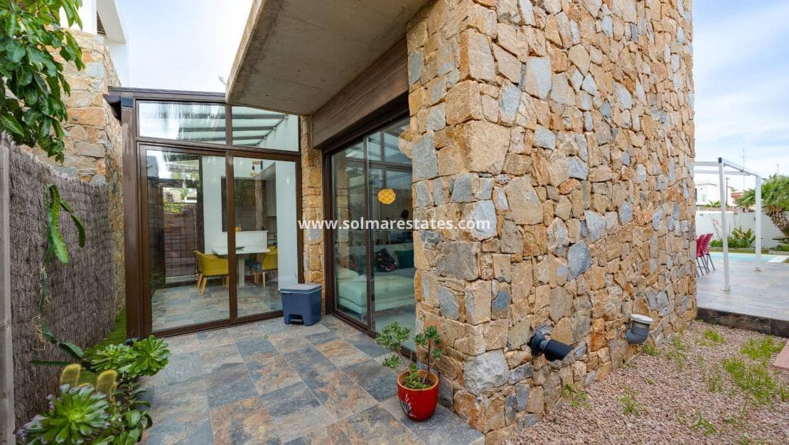 2 Zimmer Haus zu verkaufen in Cabo Roig mit Pool - 349.000 € (Ref: 9687329)