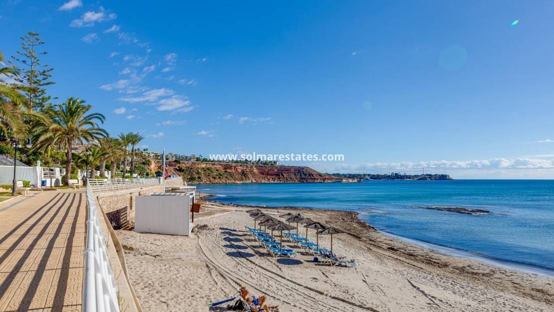 2 Zimmer Haus zu verkaufen in Cabo Roig mit Pool - 349.000 € (Ref: 9687329)