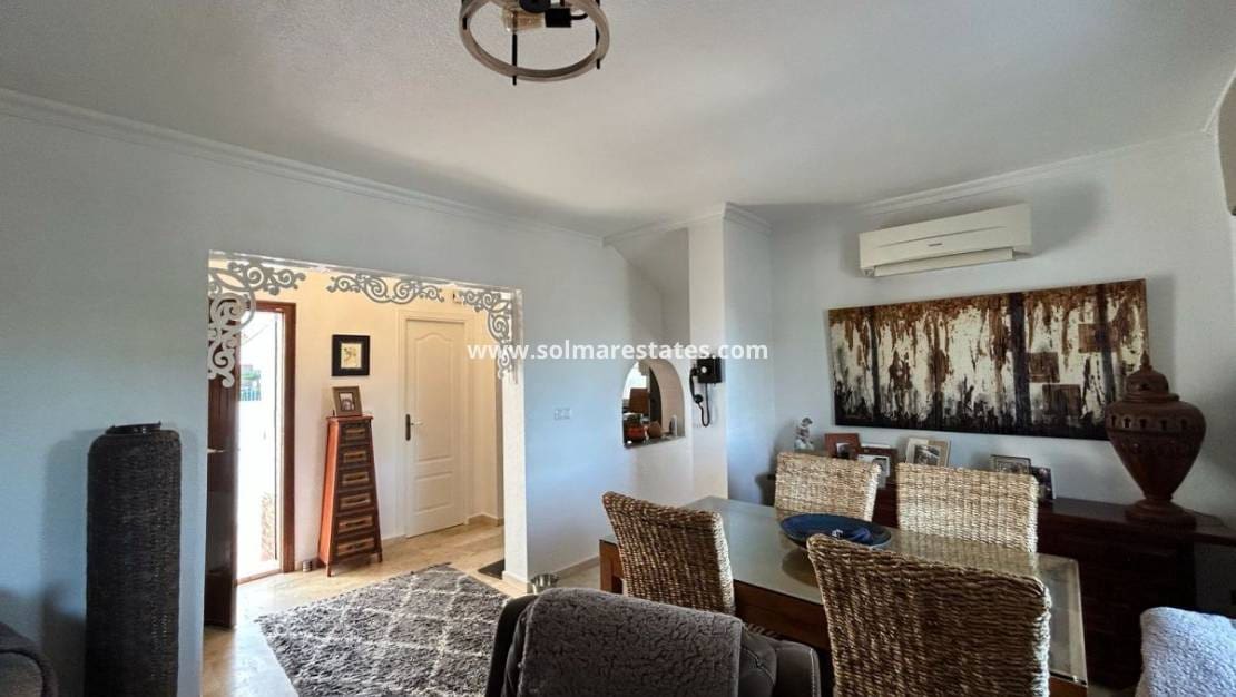 3 makuuhuone Paritalo myytävänä paikassa Villamartin mukana uima-altaan - 359 000 € (Ref: 9687496)