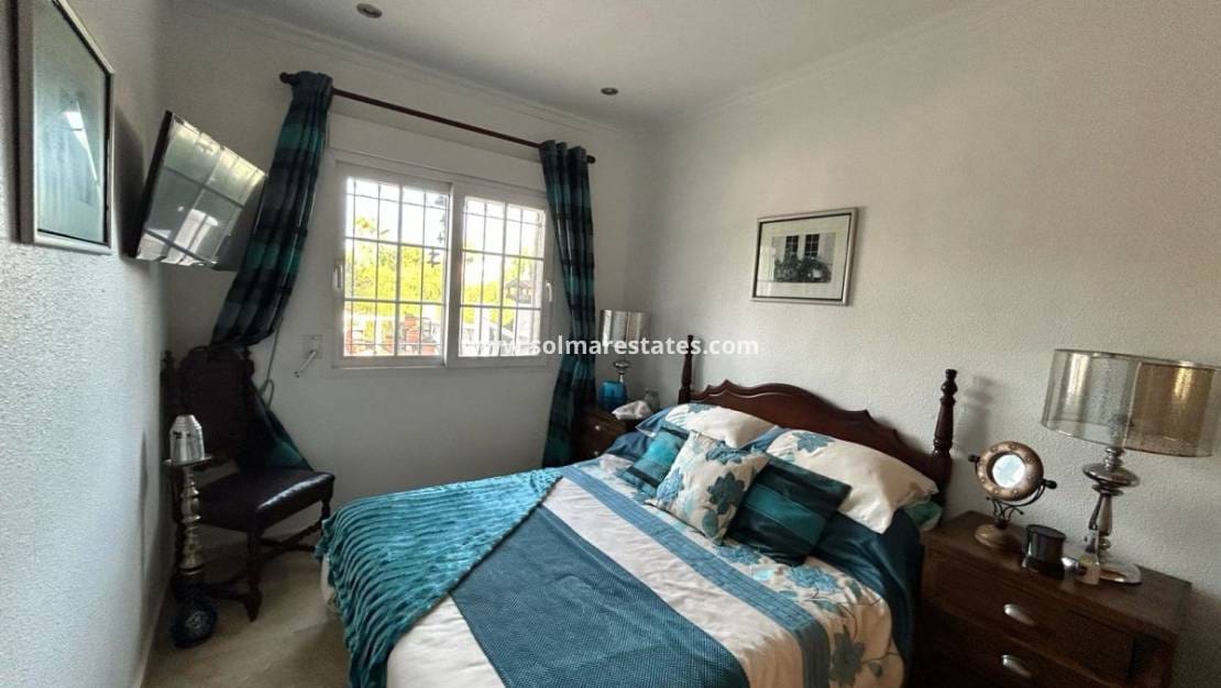 3 makuuhuone Paritalo myytävänä paikassa Villamartin mukana uima-altaan - 359 000 € (Ref: 9687496)