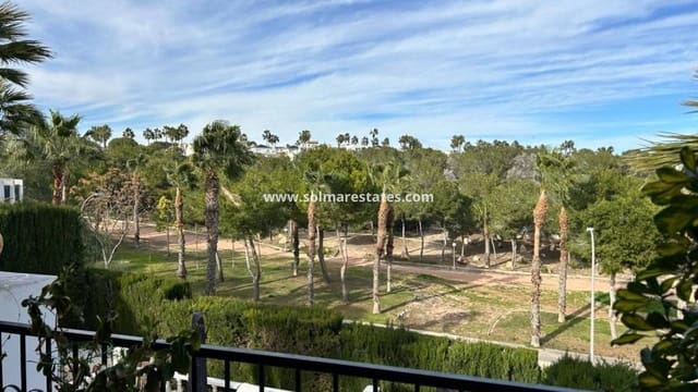 3 makuuhuone Paritalo myytävänä paikassa Villamartin, Orihuela mukana uima-altaan - 359 000 € (Ref: 9687496)