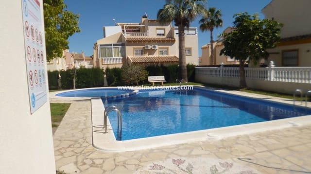 3 quarto Moradia Geminada para venda em Playa Flamenca, Orihuela com piscina - 299 000 € (Ref: 9687619)