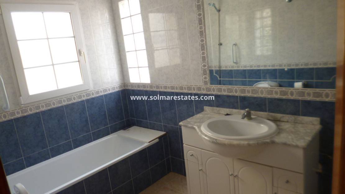 3 bedroom Semi-detached Villa for sale in Playa Flamenca with pool - € 299,000 (Ref: 9687619)
