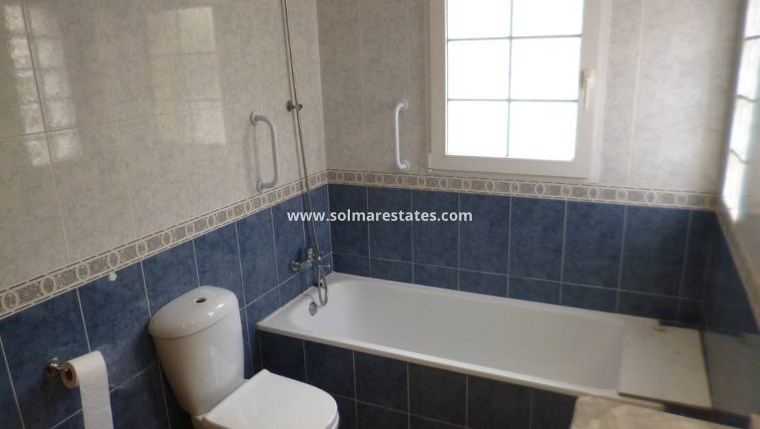 3 bedroom Semi-detached Villa for sale in Playa Flamenca with pool - € 299,000 (Ref: 9687619)