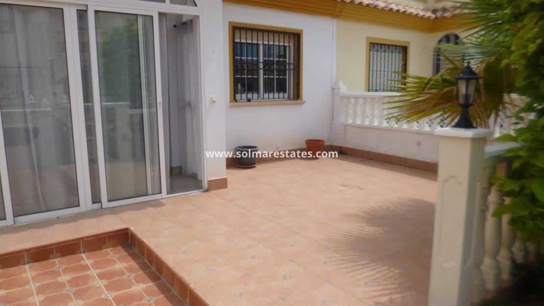 3 bedroom Semi-detached Villa for sale in Playa Flamenca with pool - € 299,000 (Ref: 9687619)