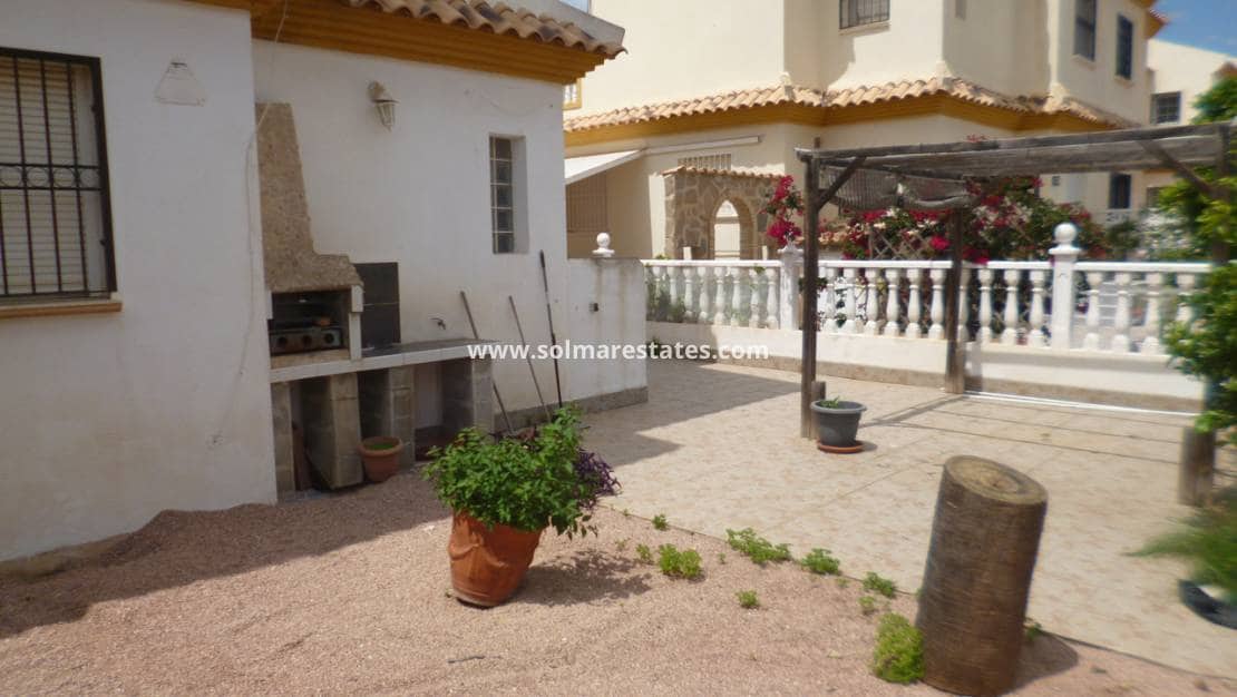 3 bedroom Semi-detached Villa for sale in Playa Flamenca with pool - € 299,000 (Ref: 9687619)