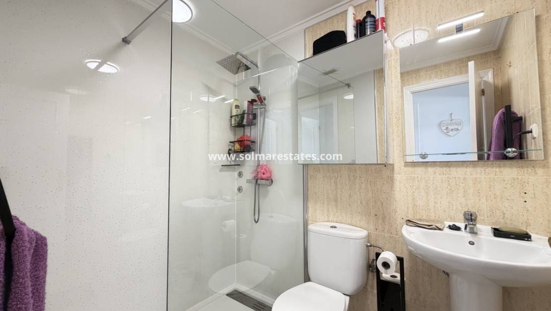 2 bedroom Apartment for sale in Villamartin with pool - € 159,995 (Ref: 9699238)