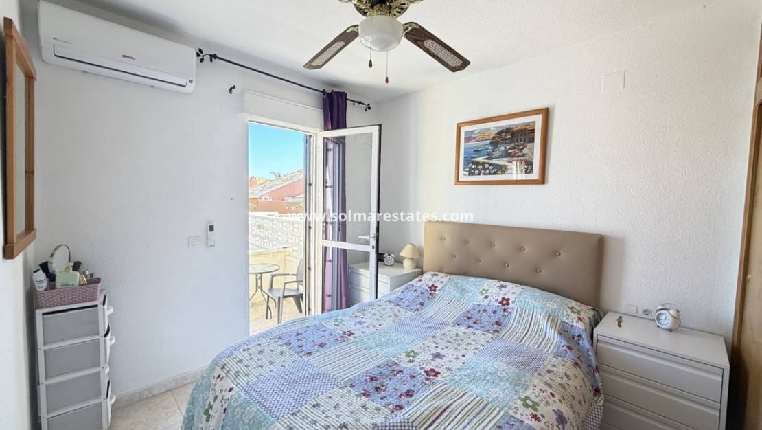 2 bedroom Apartment for sale in Villamartin with pool - € 159,995 (Ref: 9699238)