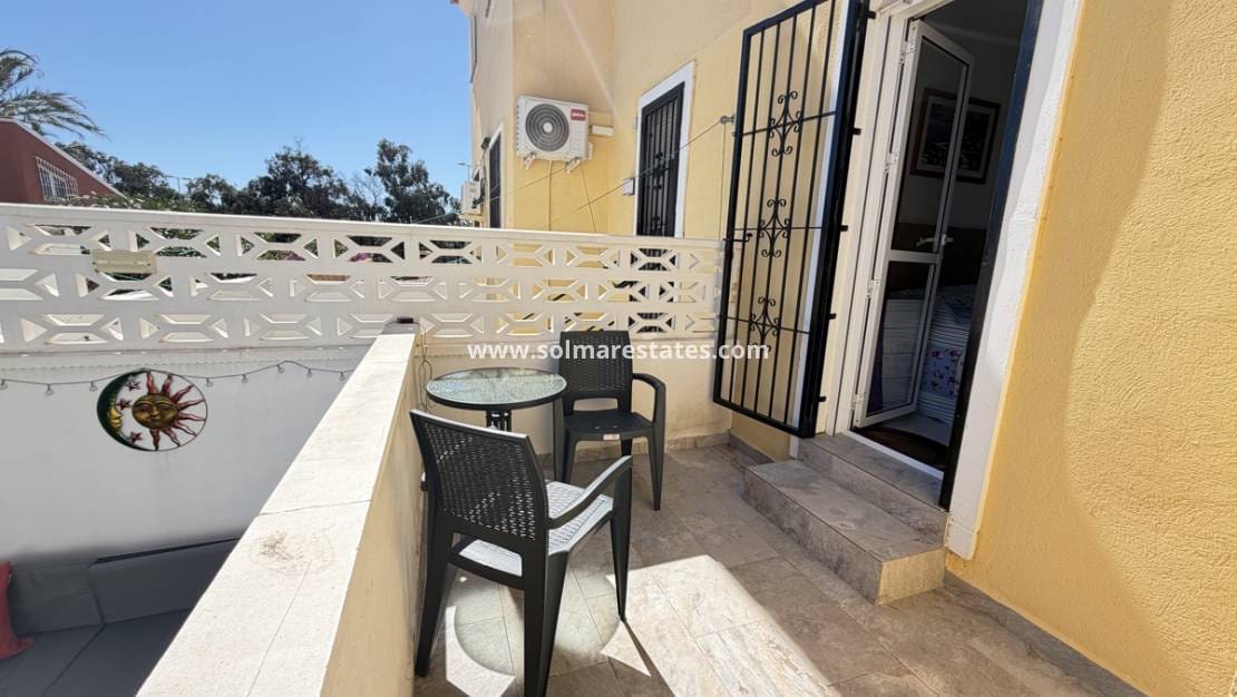 2 bedroom Apartment for sale in Villamartin with pool - € 159,995 (Ref: 9699238)