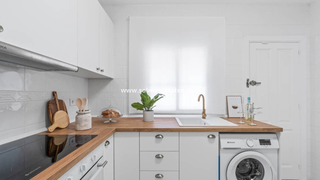 Casa de 2 habitaciones en La Florida en venta con piscina - 205.000 € (Ref: 9713456)