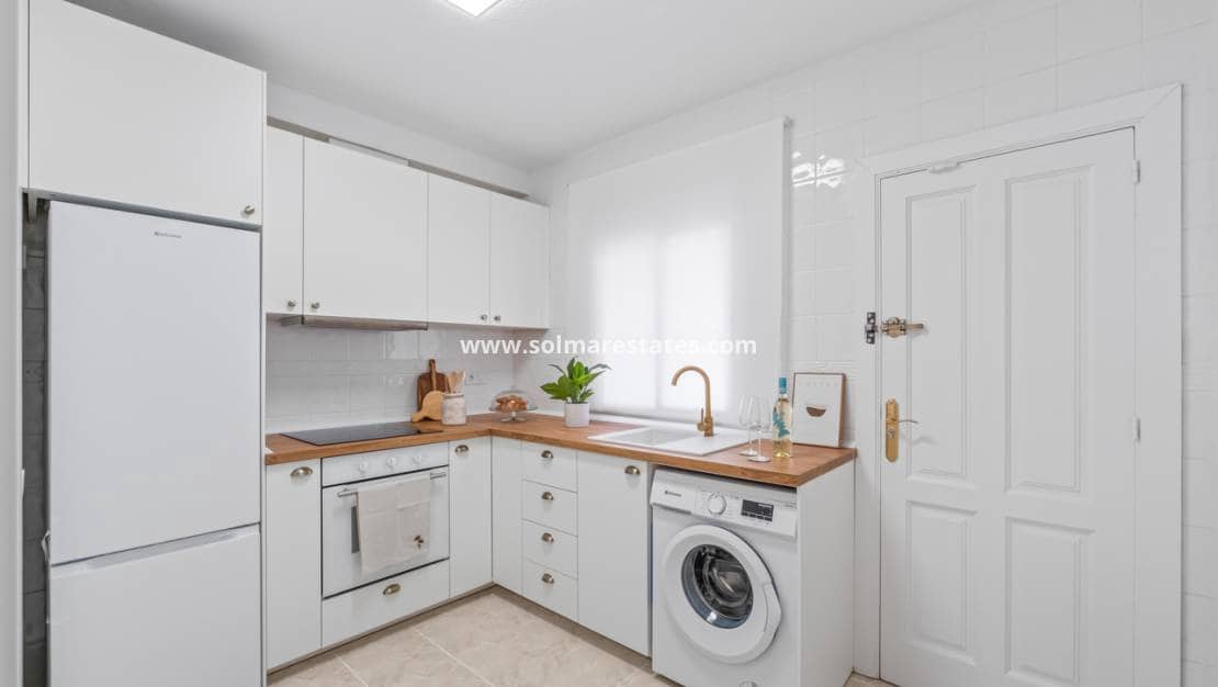 Casa de 2 habitaciones en La Florida en venta con piscina - 205.000 € (Ref: 9713456)