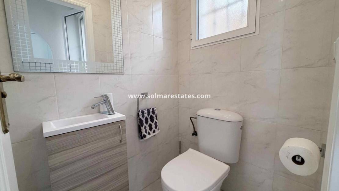 Casa de 3 habitaciones en Playa Flamenca en venta con piscina - 205.000 € (Ref: 9713457)