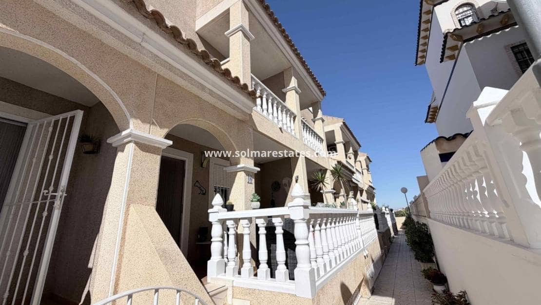 Casa de 3 habitaciones en Playa Flamenca en venta con piscina - 205.000 € (Ref: 9713457)