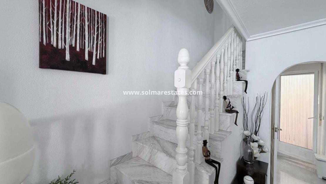 Casa de 3 habitaciones en Playa Flamenca en venta con piscina - 205.000 € (Ref: 9713457)