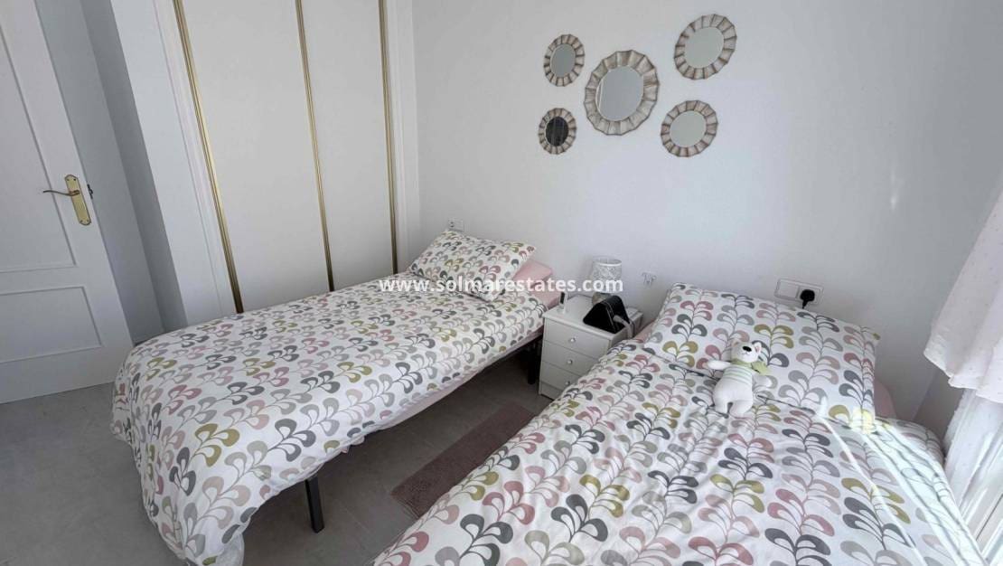 Casa de 3 habitaciones en Playa Flamenca en venta con piscina - 205.000 € (Ref: 9713457)