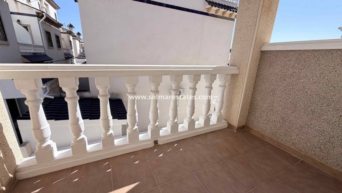 Casa de 3 habitaciones en Playa Flamenca en venta con piscina - 205.000 € (Ref: 9713457)