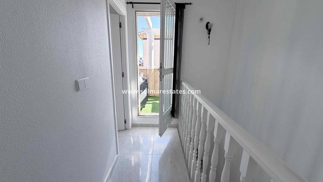 Casa de 3 habitaciones en Playa Flamenca en venta con piscina - 205.000 € (Ref: 9713457)