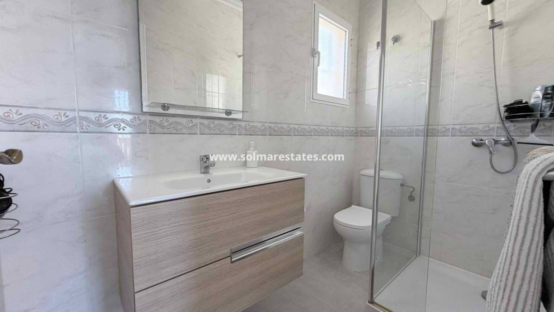 Casa de 3 habitaciones en Playa Flamenca en venta con piscina - 205.000 € (Ref: 9713457)