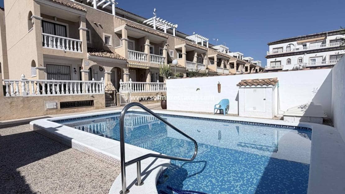 Casa de 3 habitaciones en Playa Flamenca en venta con piscina - 205.000 € (Ref: 9713457)