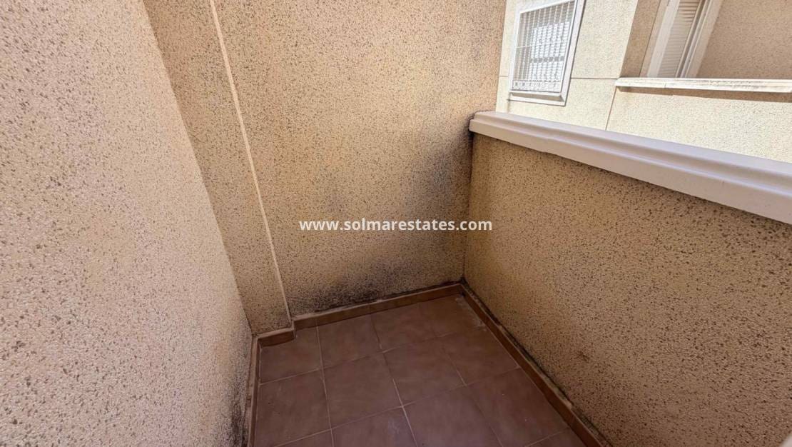 Casa de 3 habitaciones en Playa Flamenca en venta con piscina - 205.000 € (Ref: 9713457)